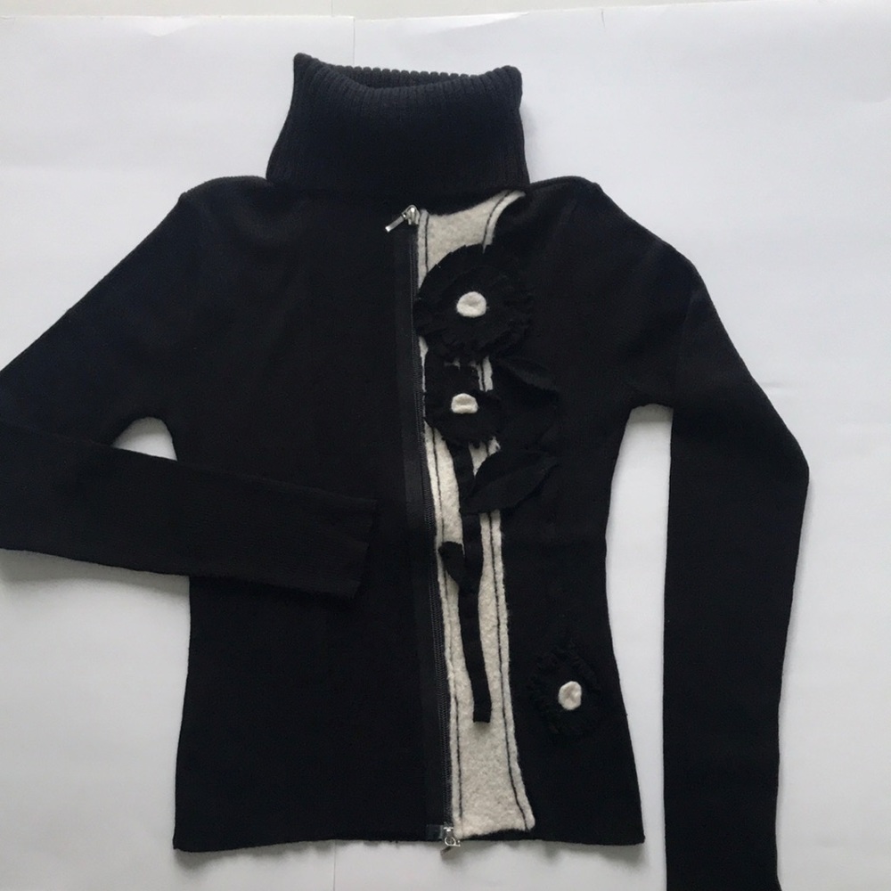 KARTON contemporary Black Wool blend Sweater .